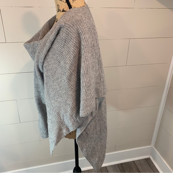 Chiaramente Italian Wool Cross Front Poncho Sweater - One Size - Picture 2 of 6